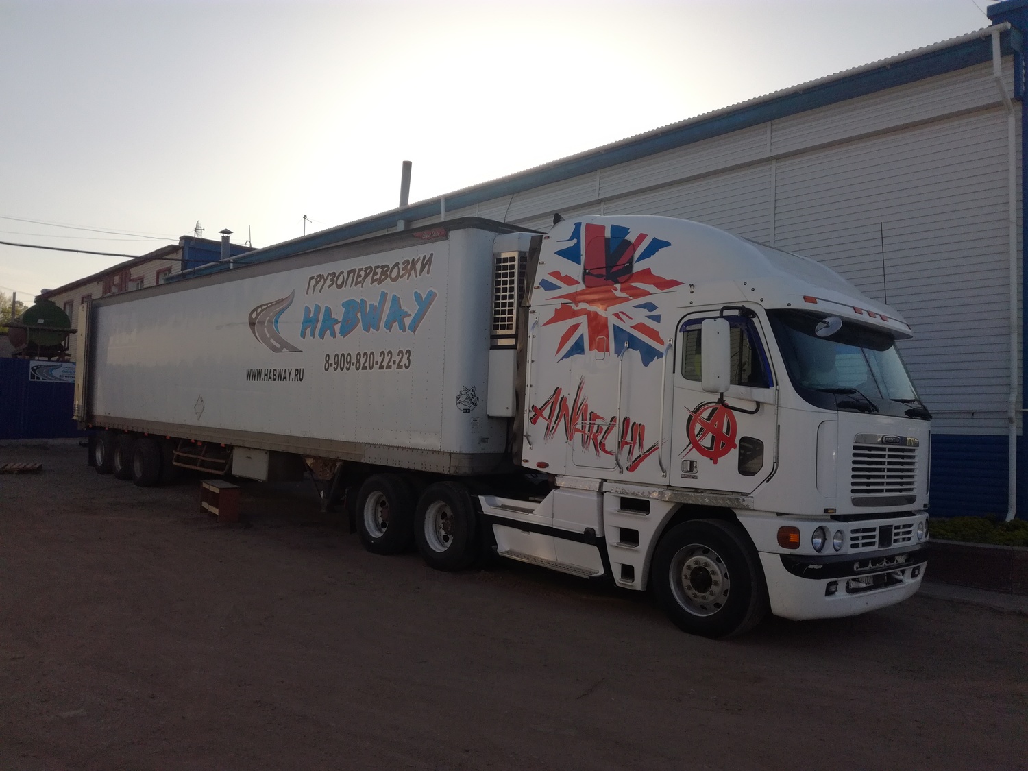 Автоперевозки груза 